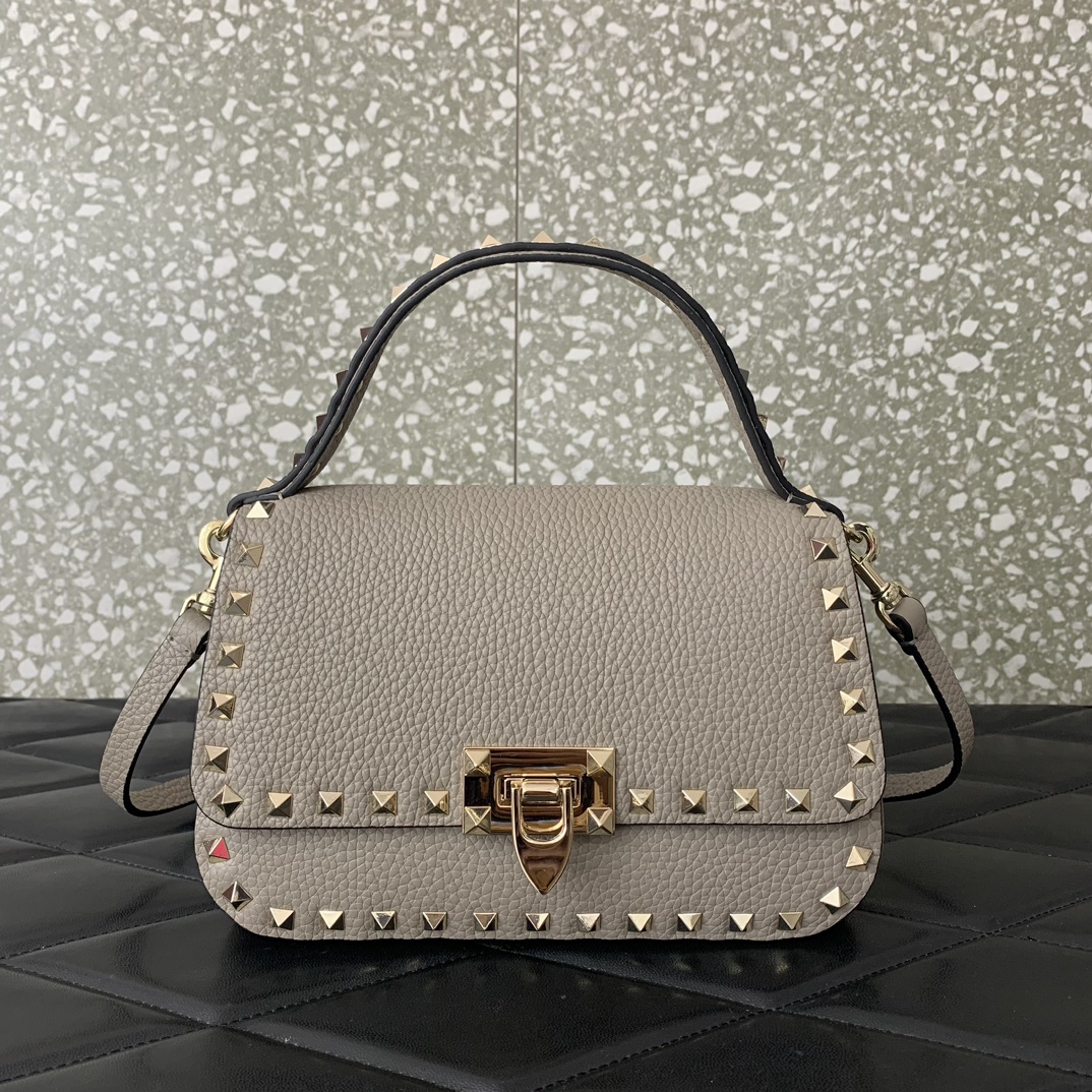 Valentino Garavani Rockstud Handbag Shoulder Bag in Grey Grainy Calfskin